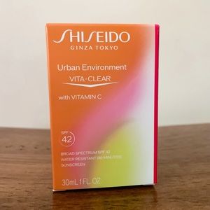 Shiseido Urban Environment
Vita-Clear Sunscreen SPF 42